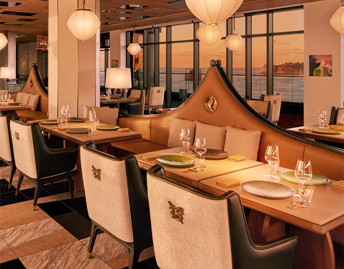 Six–Hands Dinner at The Flying Hog