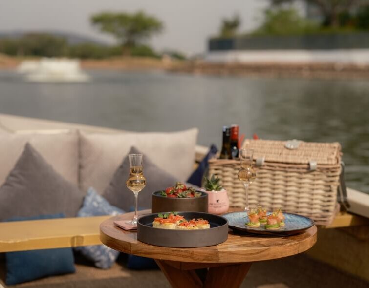 Lazy Lakeside Brunch </br>– Nestled by the Water’s Edge