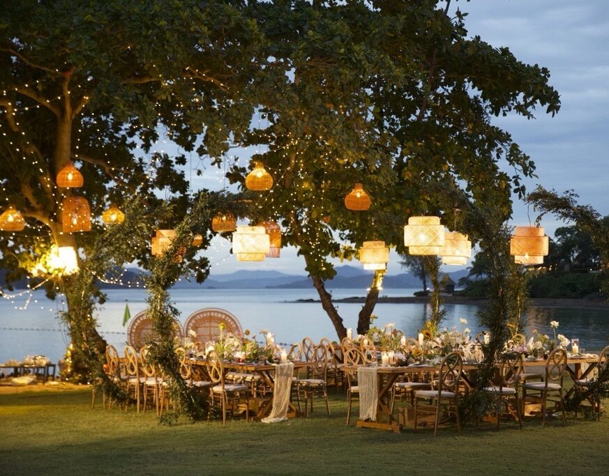 The Grand Banquet: Eight-Hand Dinner at The Beach Lawn