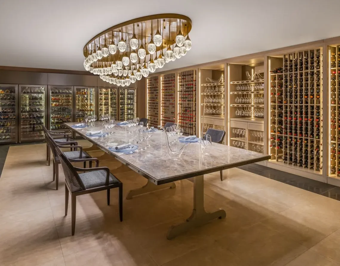 Journey of Exceptional Taste: The Dine Around Experience